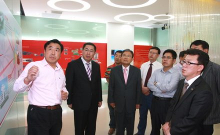 Mr. Kang Byongzung, Chairman of Korea Nexen, visits MESNAC